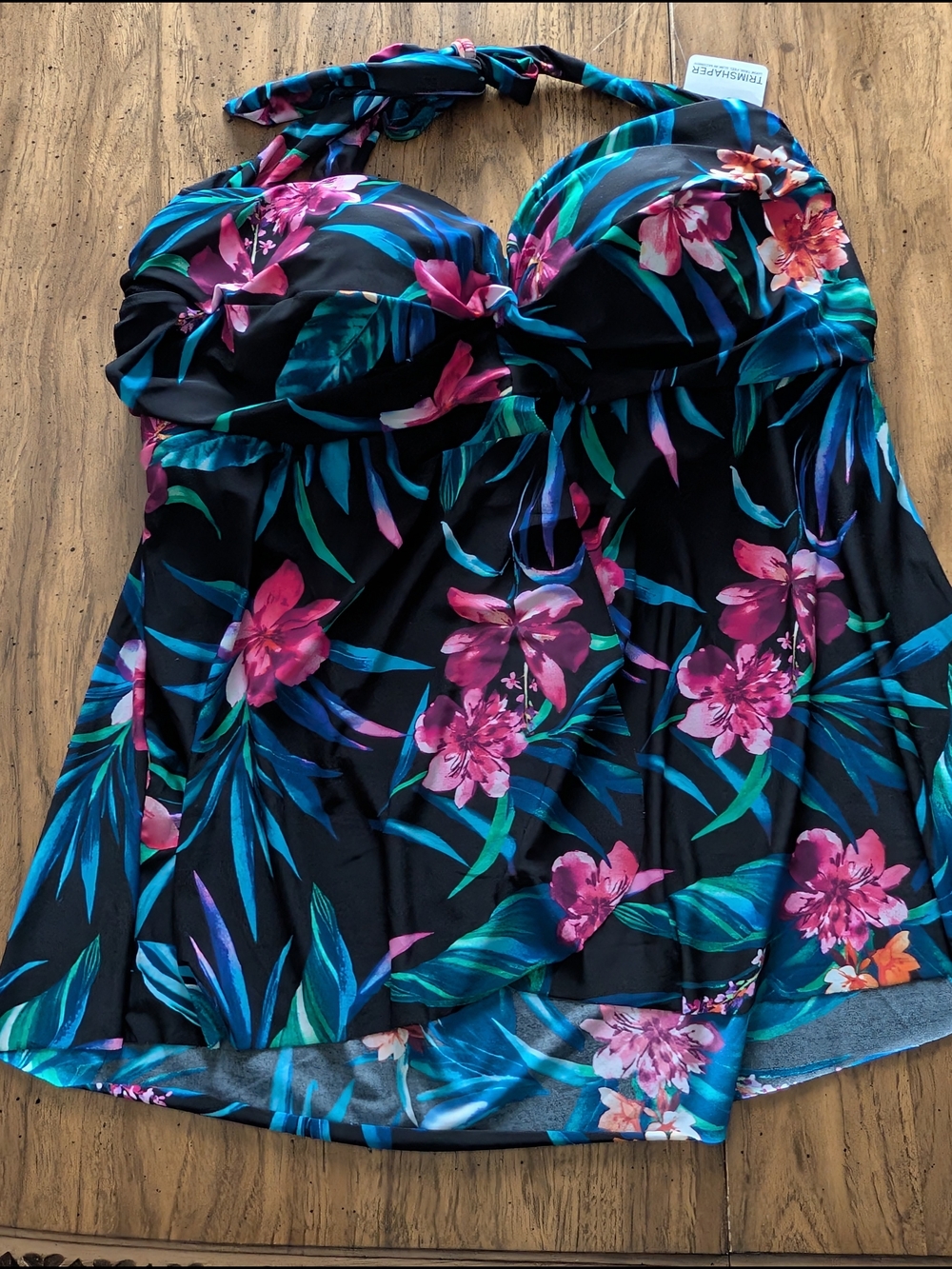 Womens Plus Size 24W Trimshaper Halter Tankini Top New With Tags